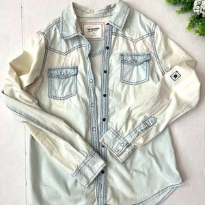 Arizona light wash denim button down shirt - size medium